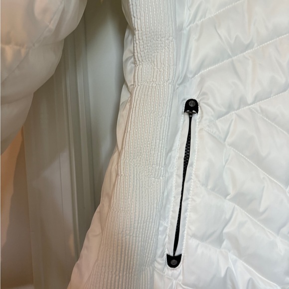 Nautica Women's White Quilted Winter Jacket. NWOT - Picture 10 of 12